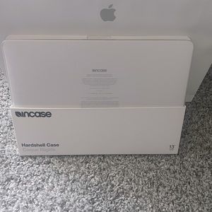 Incase Hardshell Case for Macbook Air M2 Clear